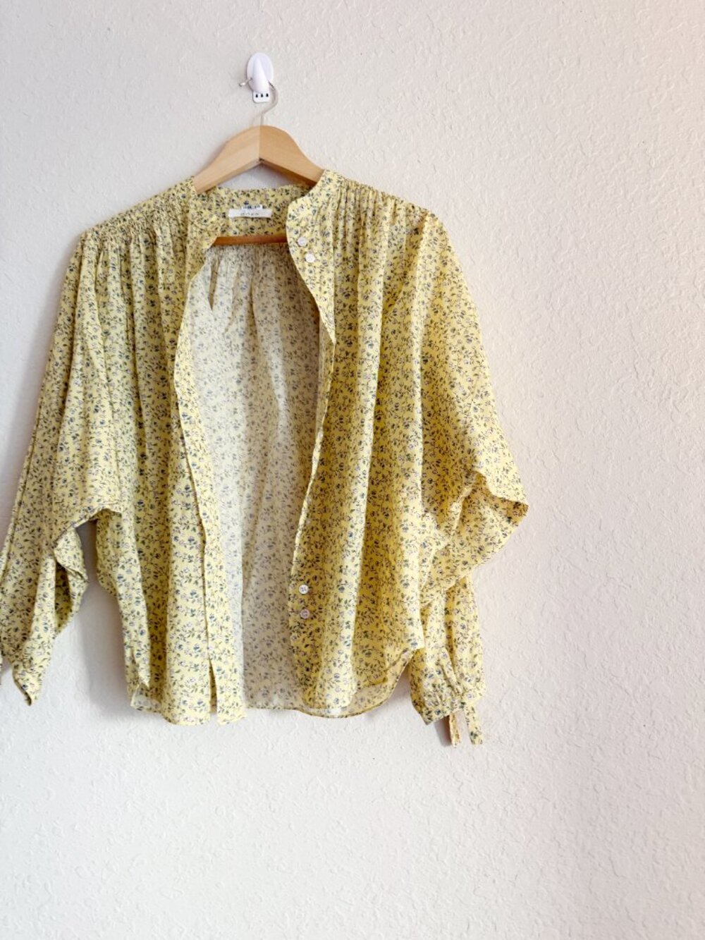 Doen Pale Yellow Floral Button-Front Blouse - Picture 3 of 7